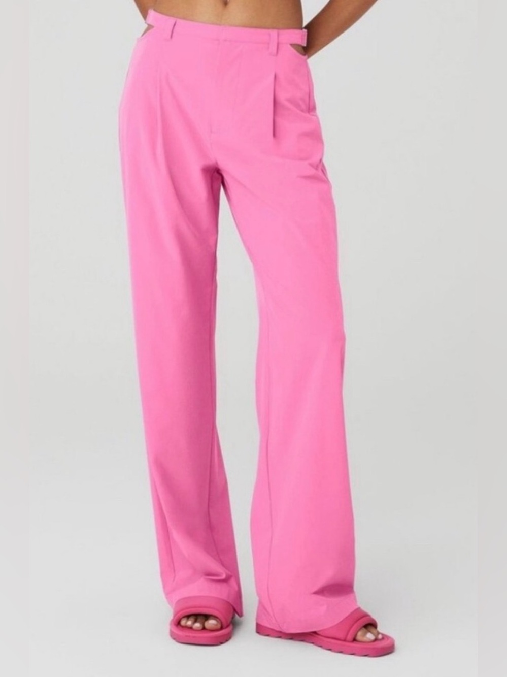 ALO Yoga Showdown Trouser with hip cut out